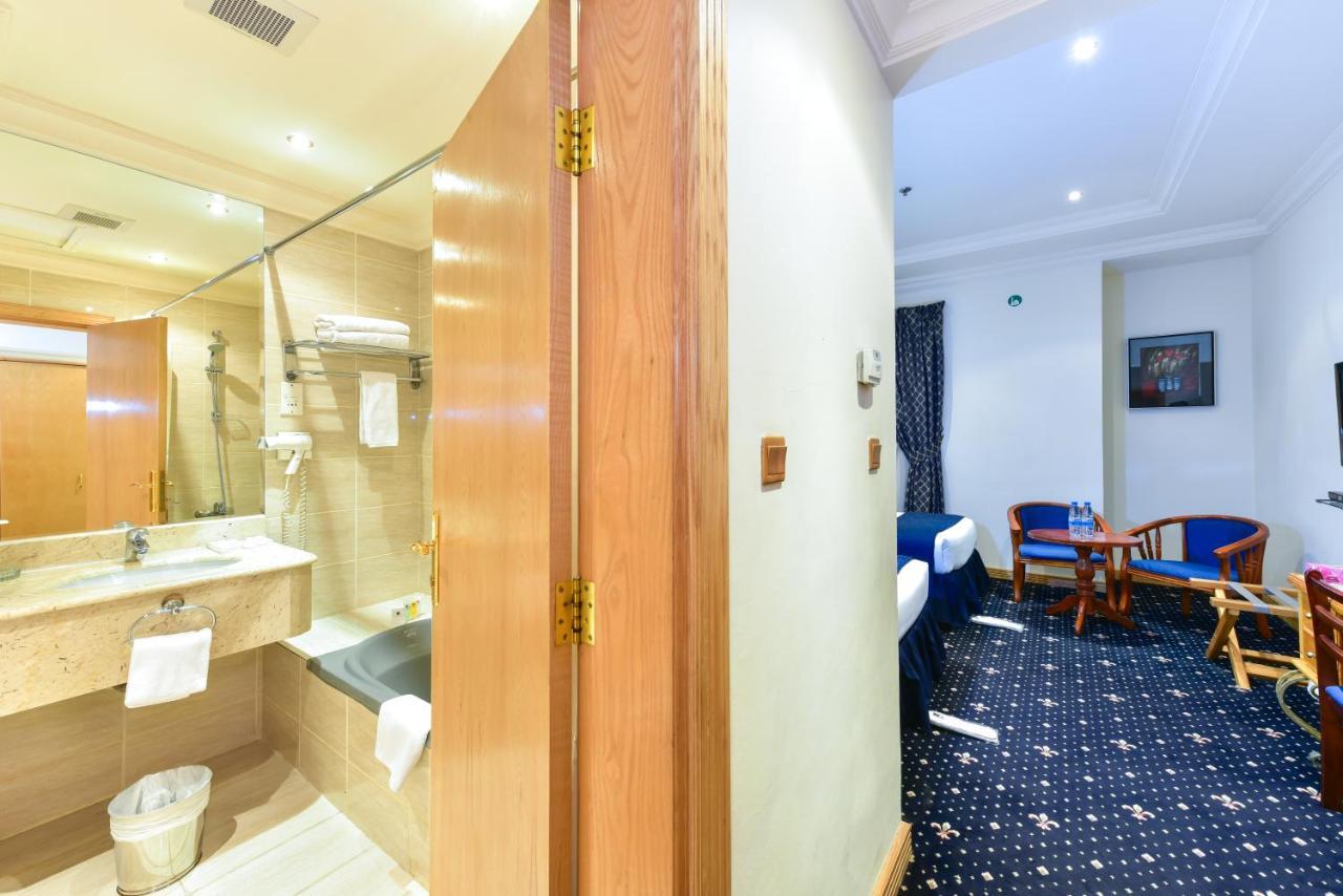 Cayam Hotel Doha Luaran gambar